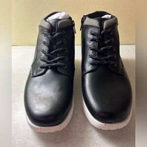 Boys Black boots size 6